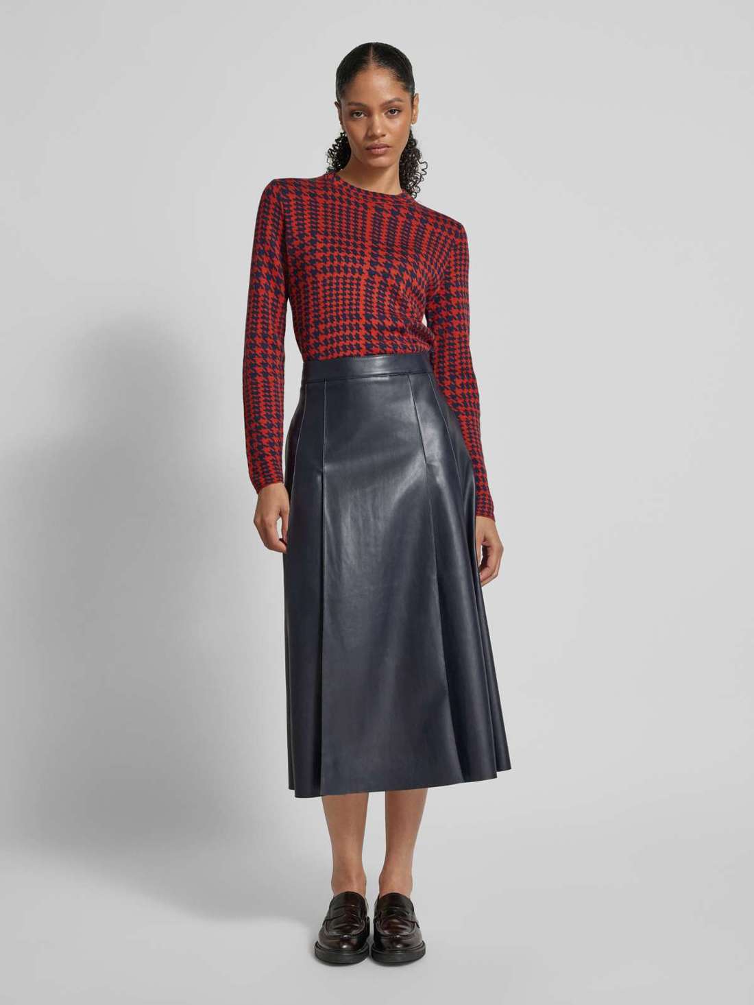 Рубашка с длинными рукавами и круглым вырезом