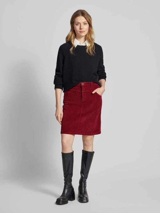 Вельветовая мини-юбка стандартного кроя с четырьмя карманами