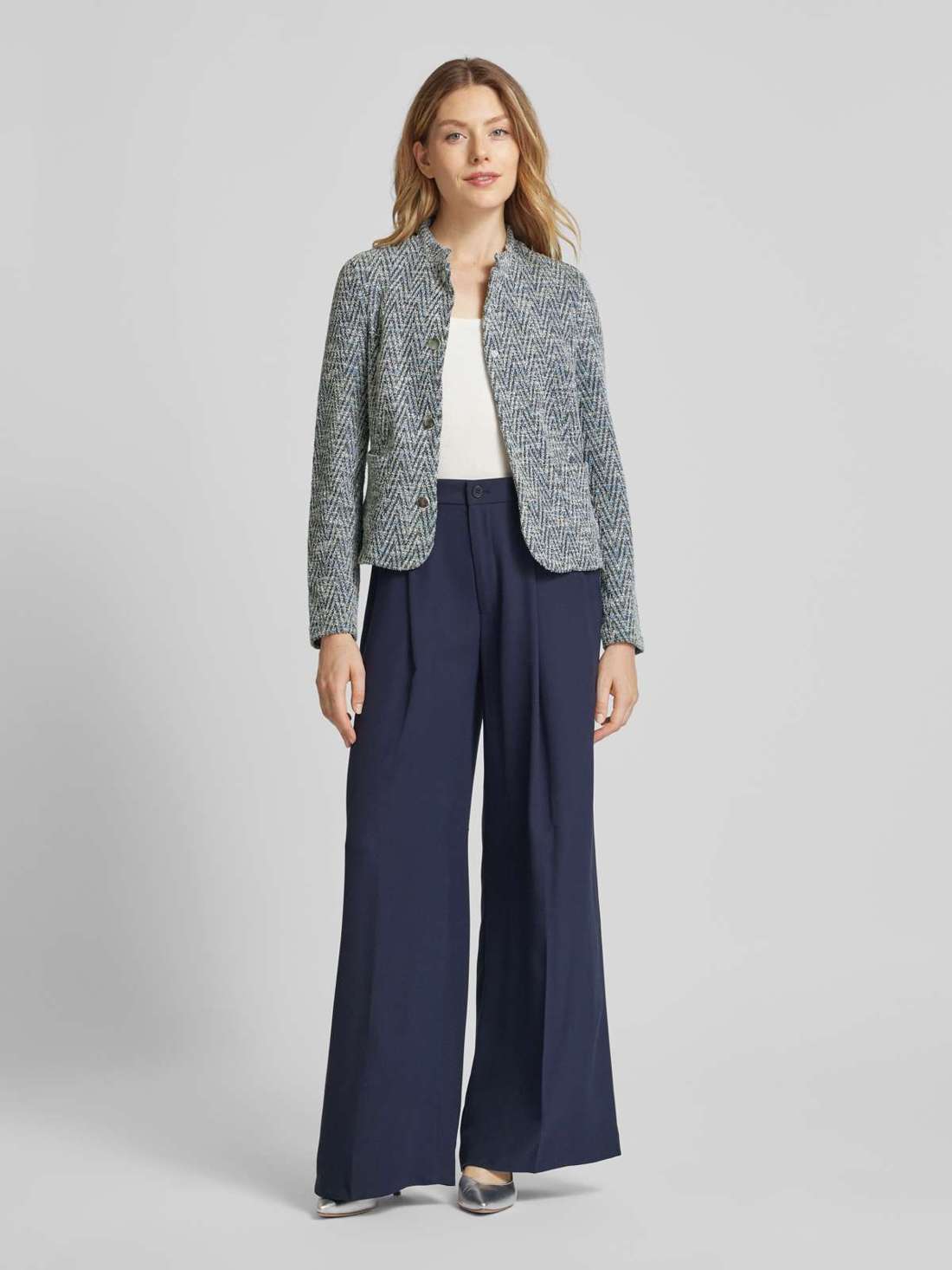 Блейзер с воротником стойкой