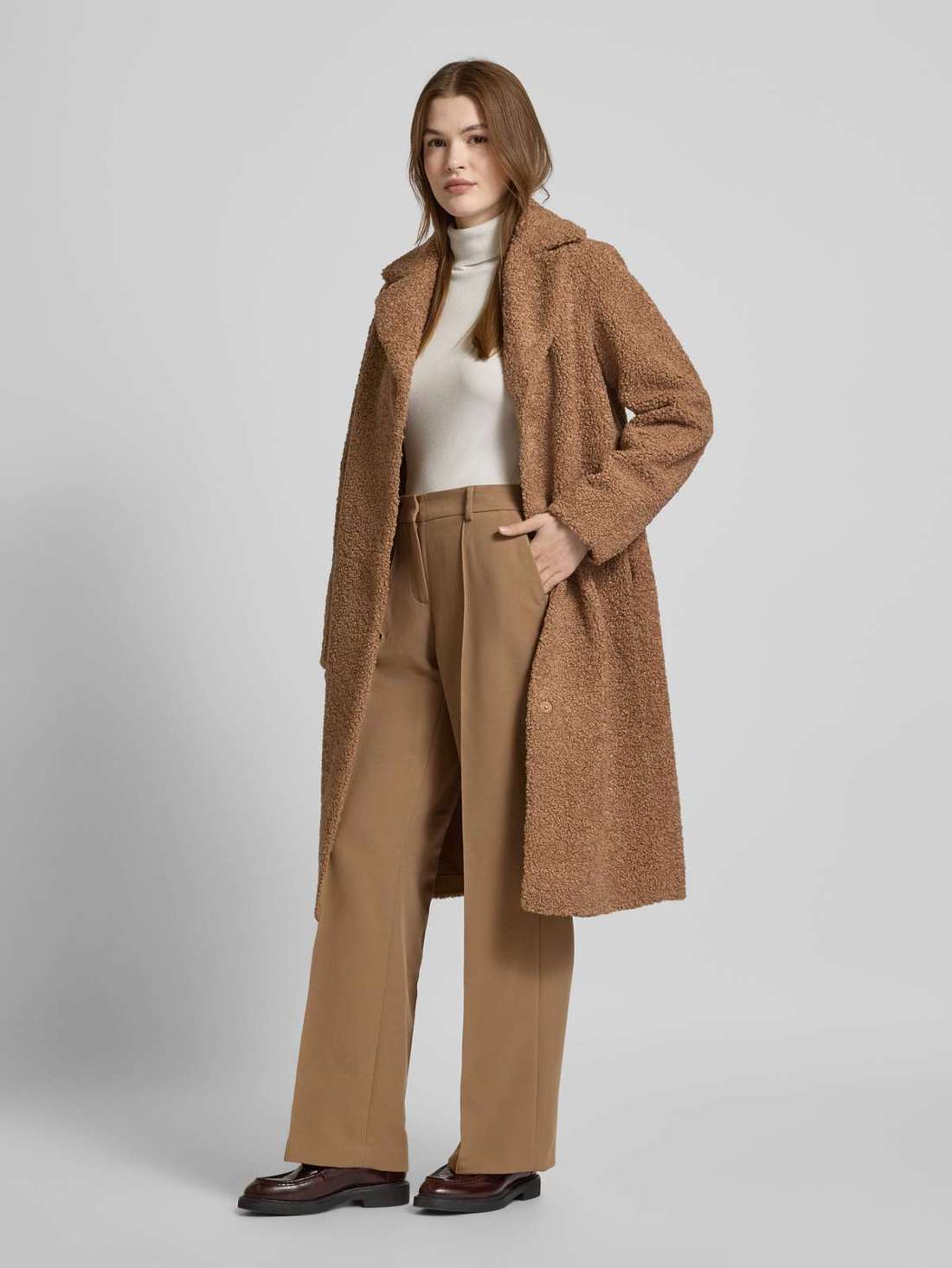 Пальто стандартного кроя из меха тедди Mukite