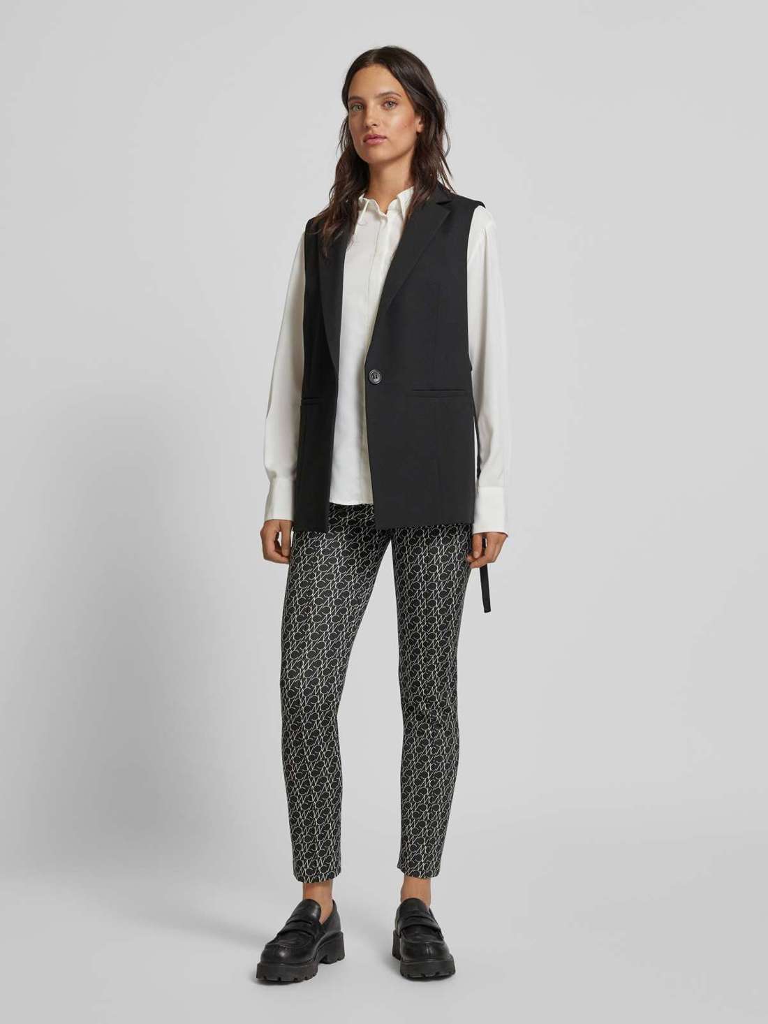 Укороченные брюки узкого кроя