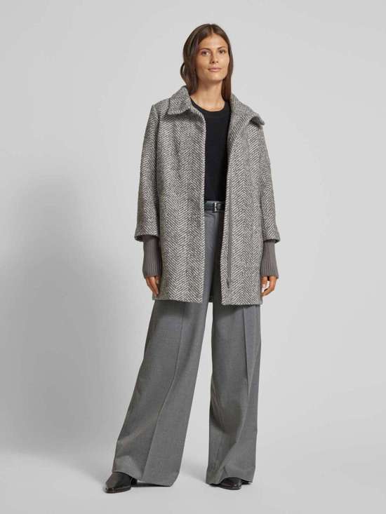 Пальто с воротником стойкой