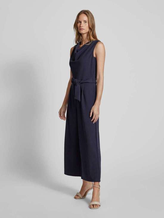 Комбинезон с воротником-хомутом