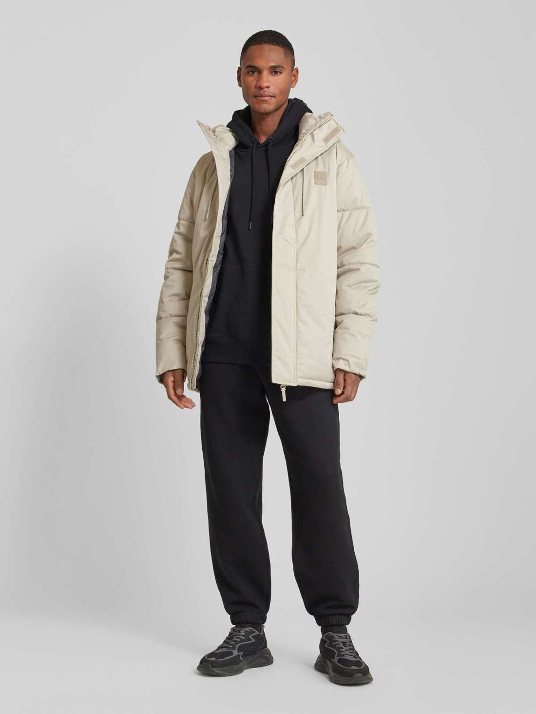 Куртка с нашивкой-лейблом FAWARIS