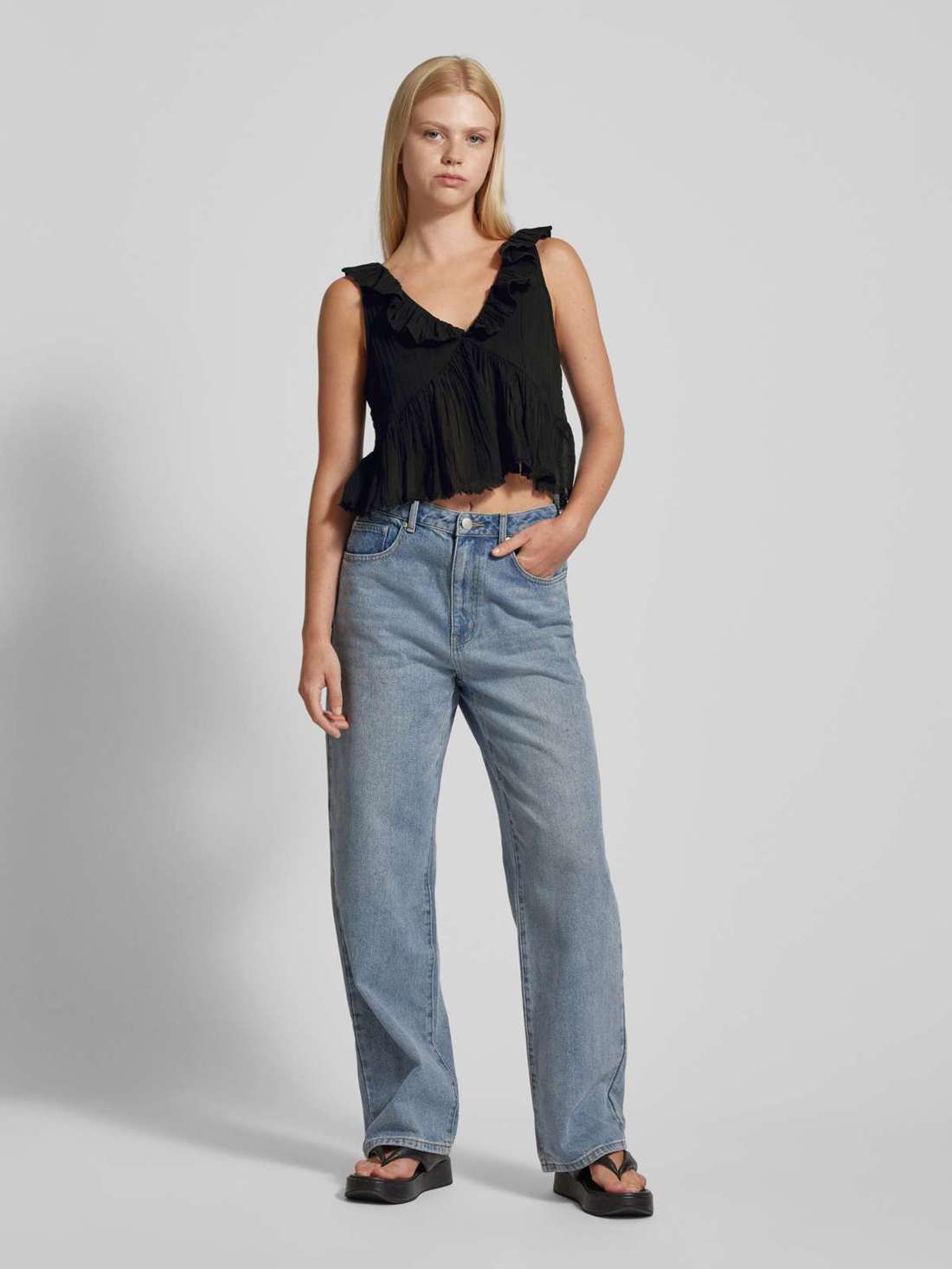 Топ с рюшами