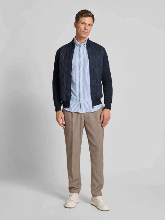 Повседневная рубашка обычного кроя из чистого хлопка с полосатым рисунком