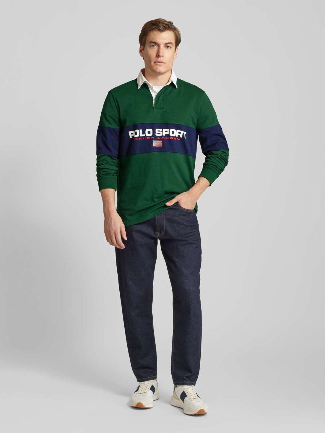 Рубашка-поло классического кроя с принтом этикеток