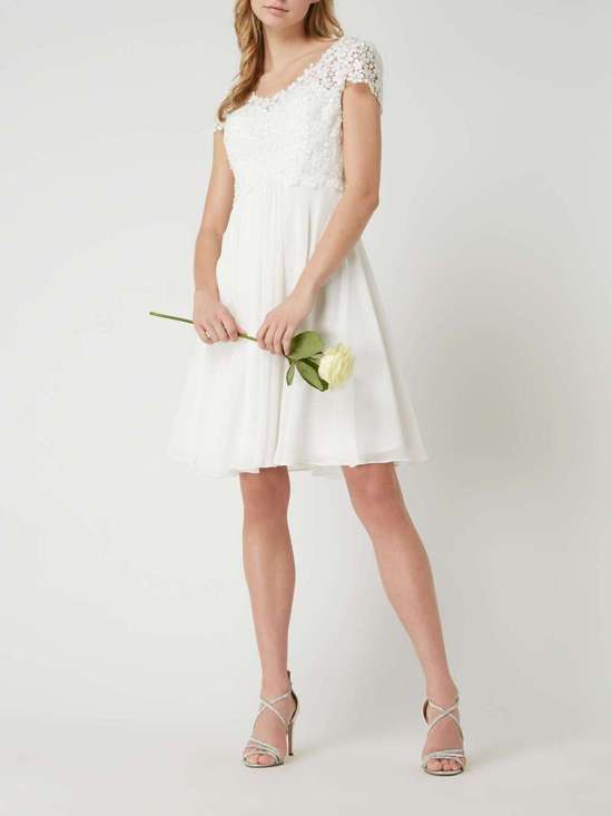 Свадебное платье крючком из кружева и шифона