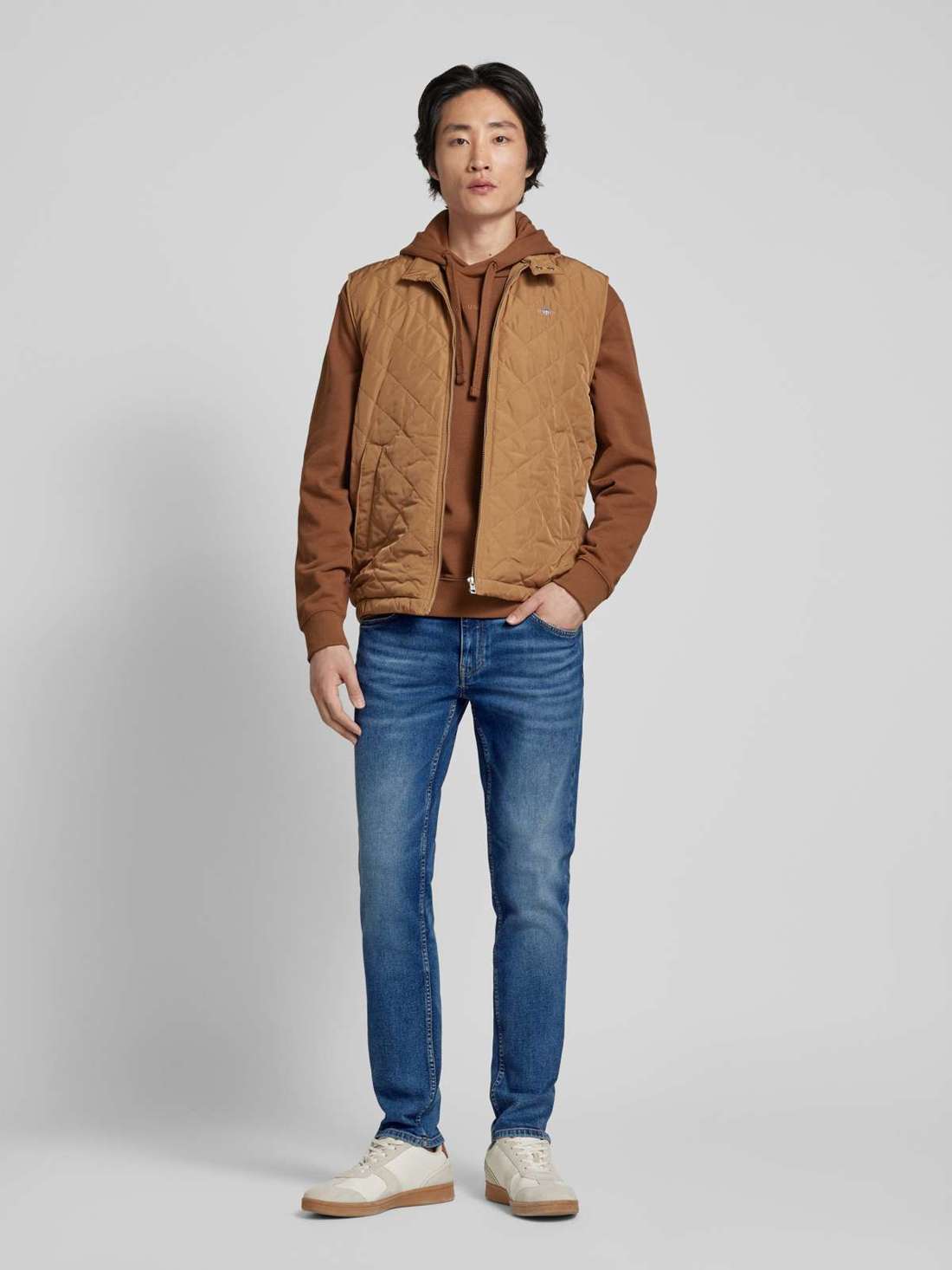 Джинсы приталенного кроя с пятью карманами Sjöbo