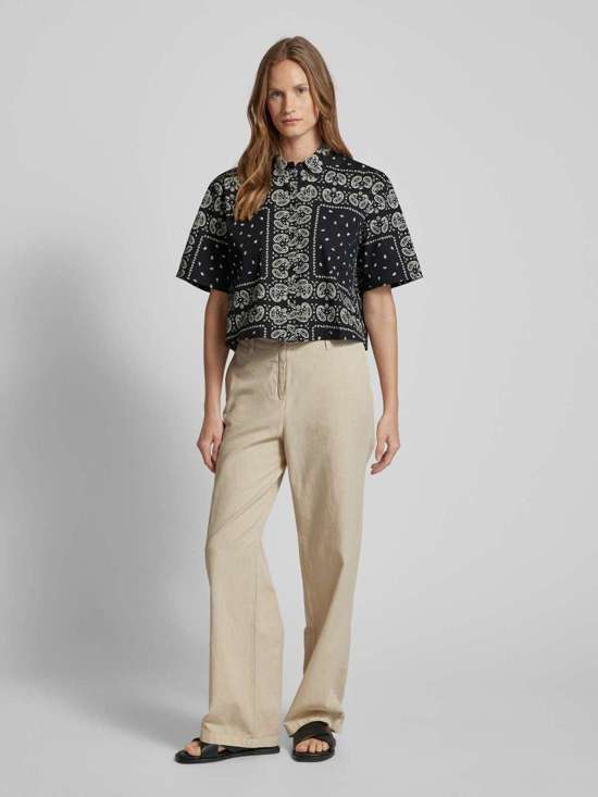 блузка с узором пейсли