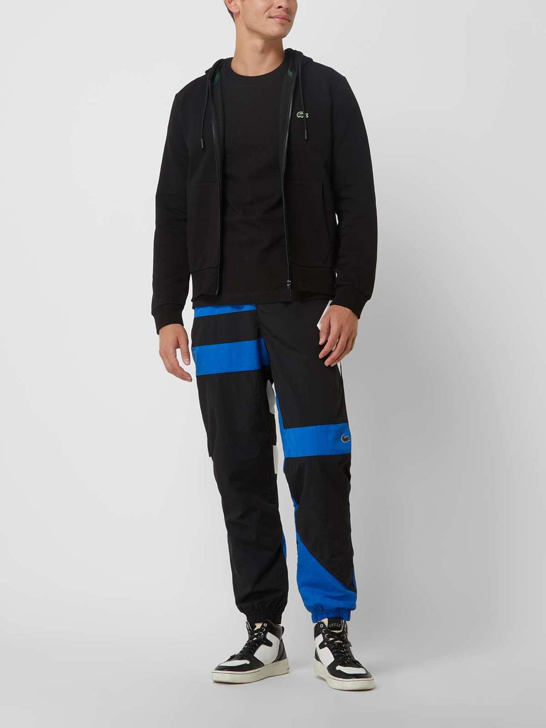 Толстовка классического кроя с капюшоном