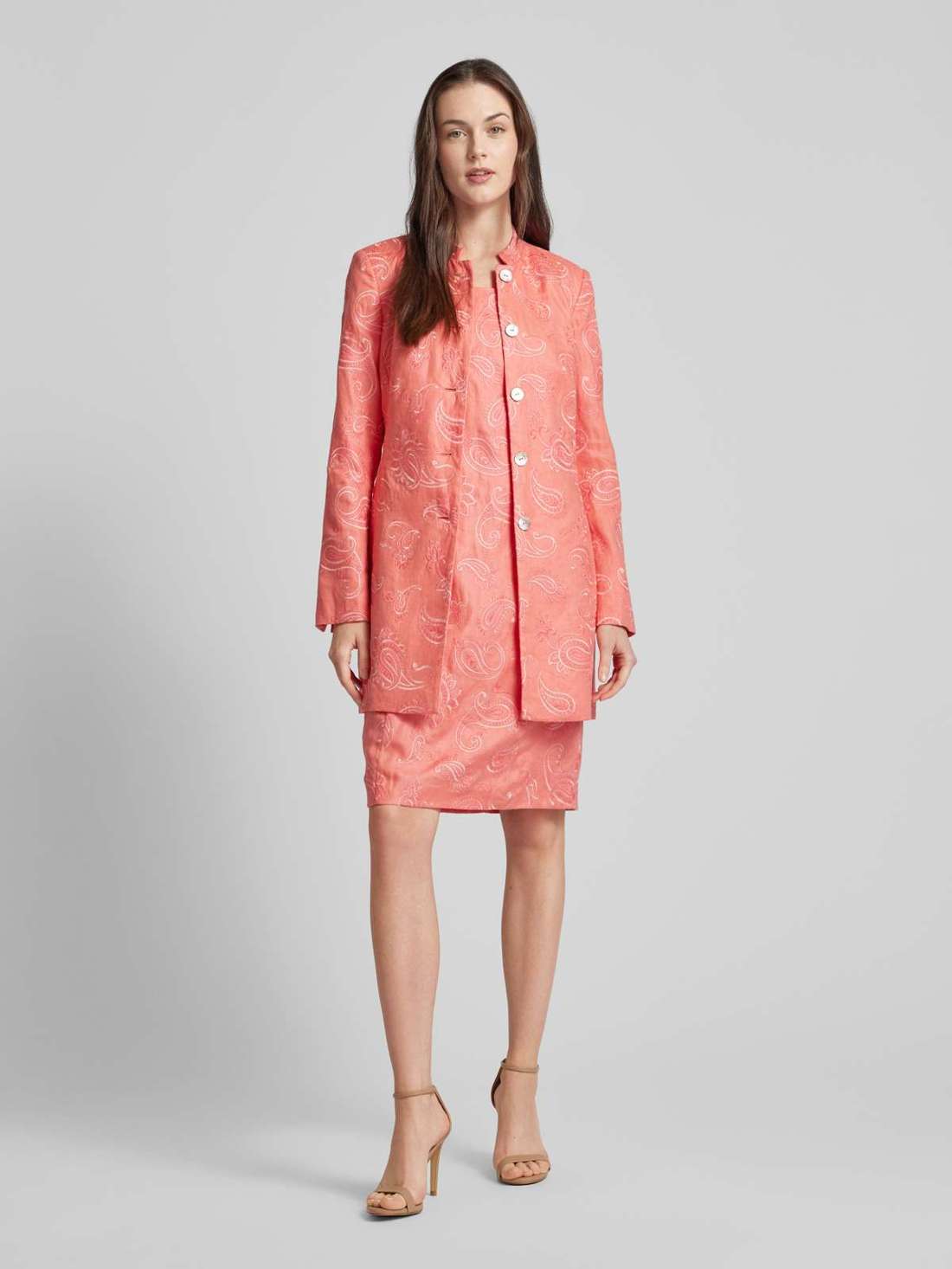 Длинный пиджак с воротником стойкой