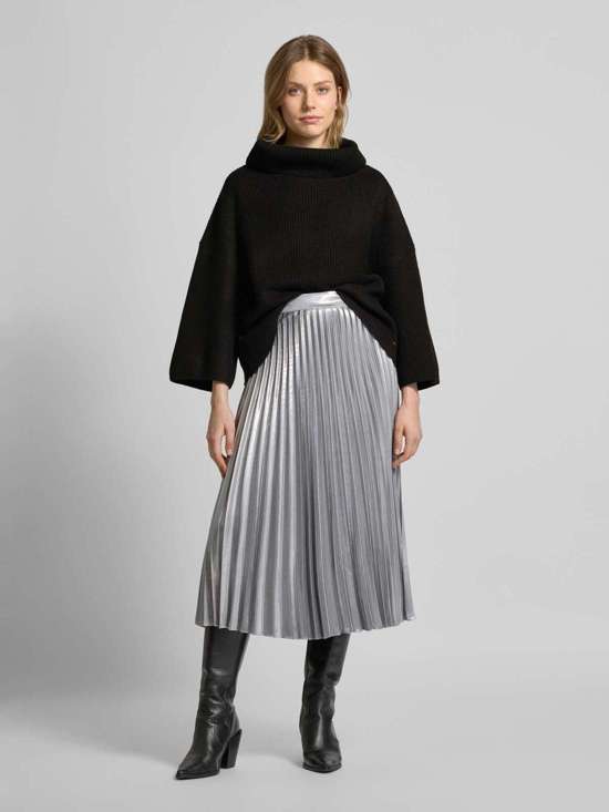 Шерстяной свитер оверсайз из вискозы с рукавами-кимоно