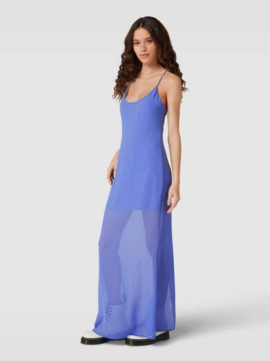 Сетчатое платье макси на тонких бретельках