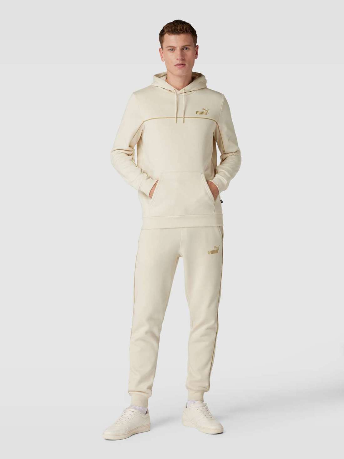 Толстовка с лейблом