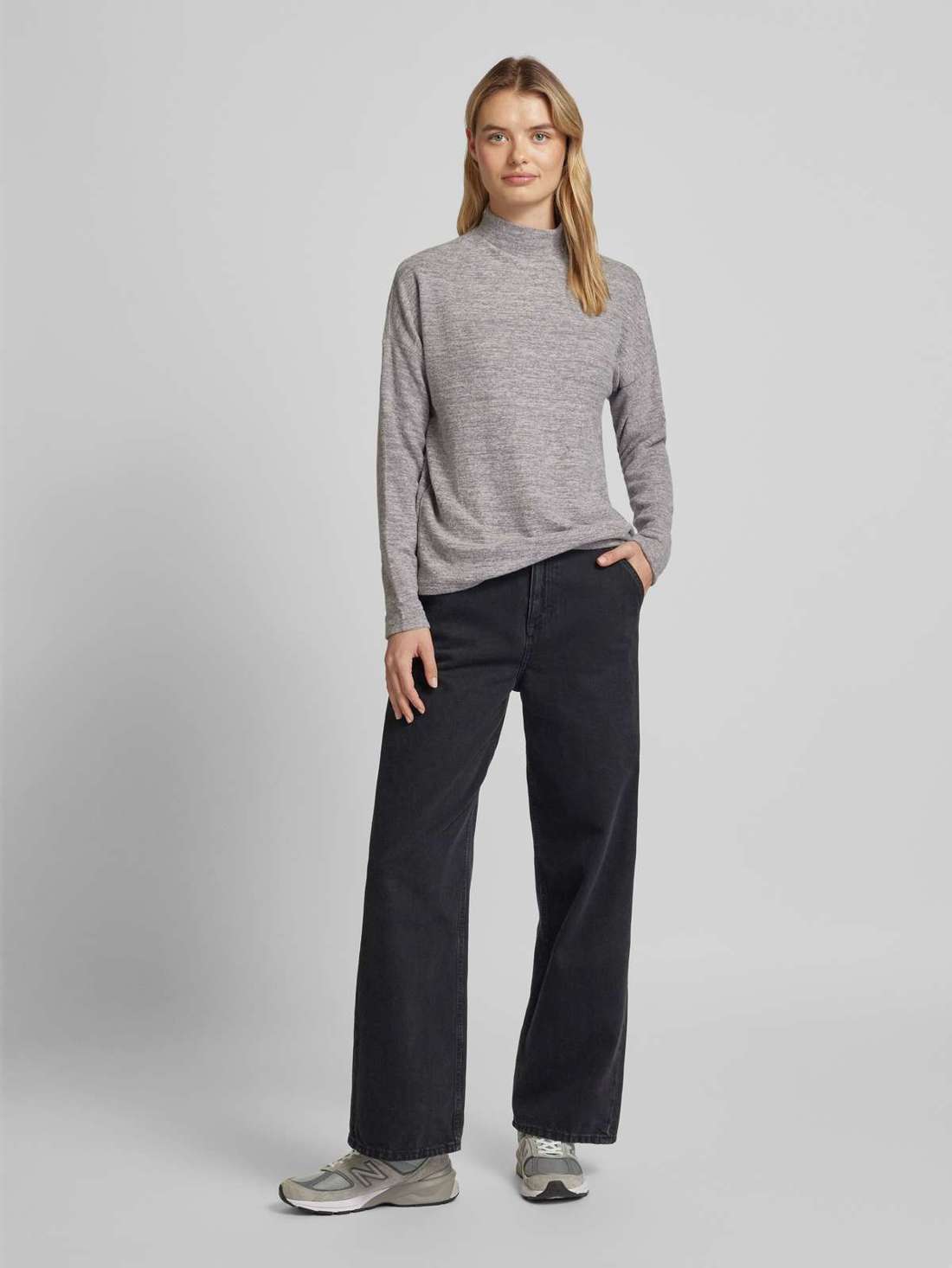 Рубашка оверсайз с длинными рукавами и воротником стойкой