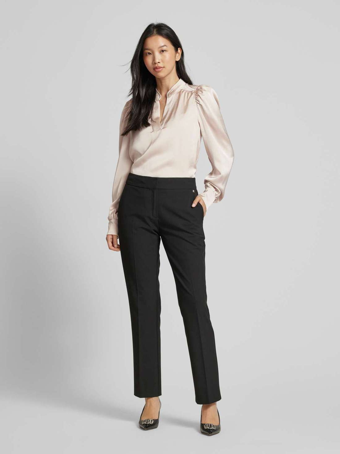 Блузка стандартного кроя с V-образным вырезом Rosslyn