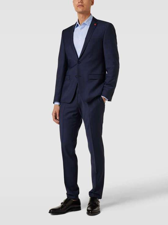 Жакет на двух пуговицах с булавкой