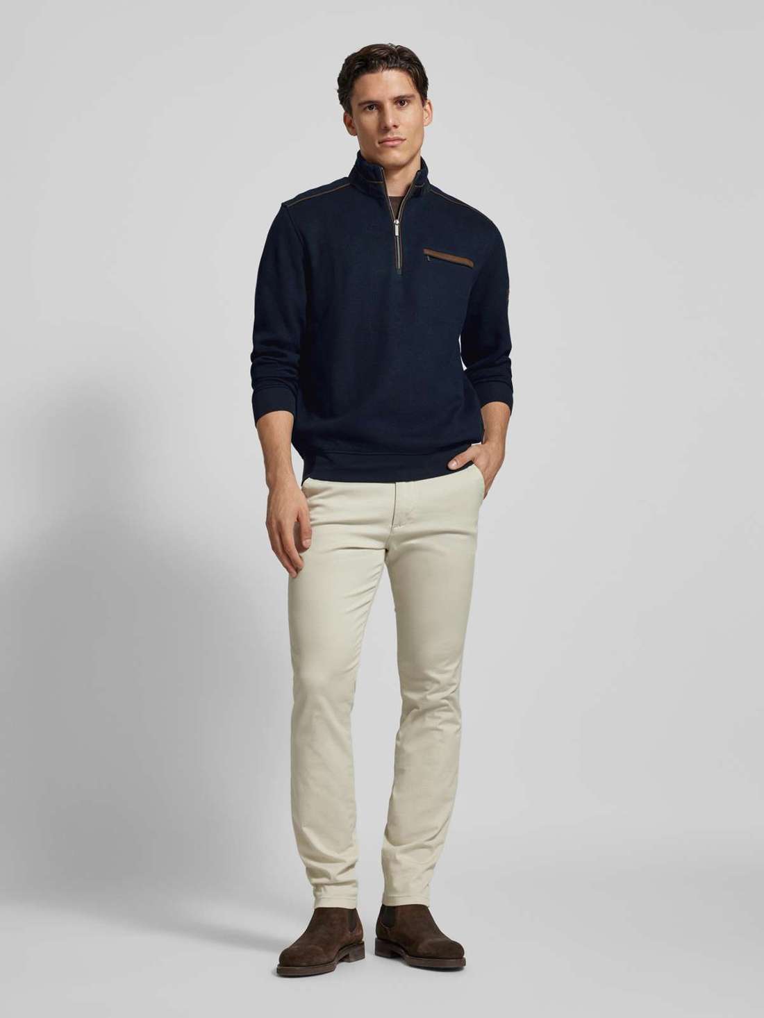 Толстовка с воротником стойкой