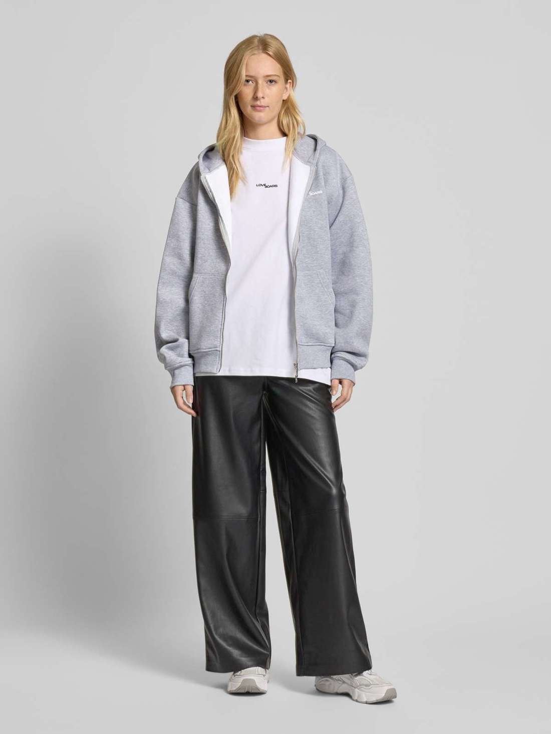 Толстовка с принтом этикетки