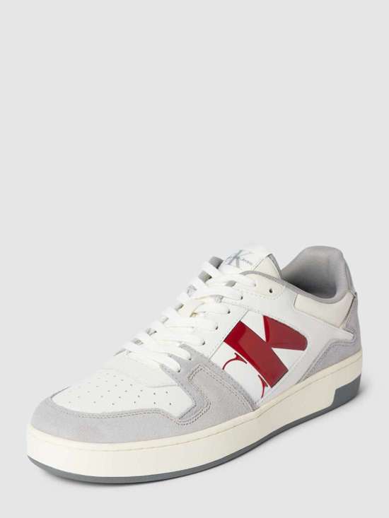 Кожаные кроссовки с контрастной отделкой