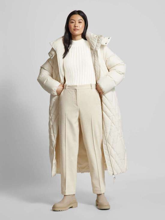 Вязаный свитер со структурным узором