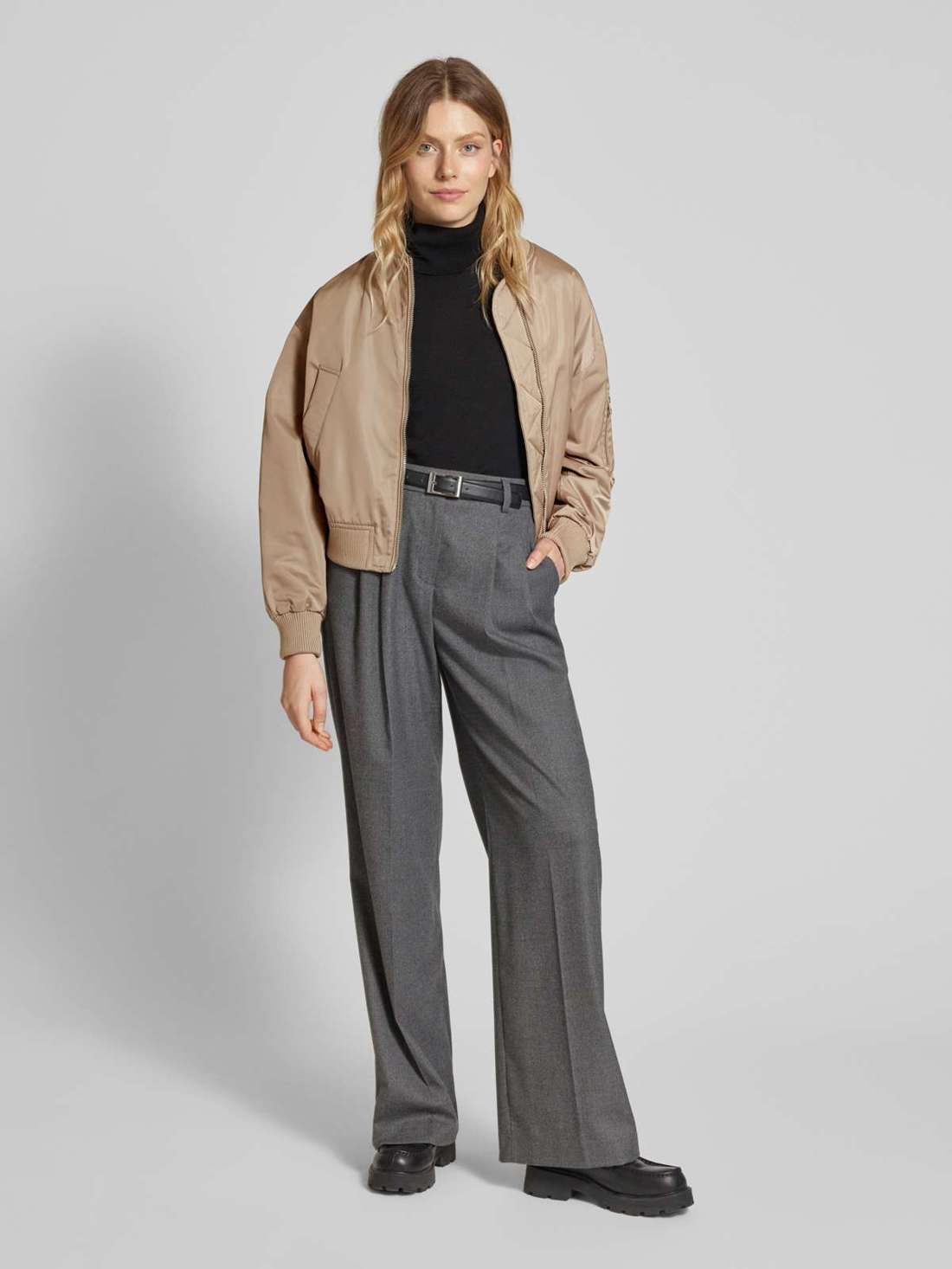 Блузон с воротником стойкой