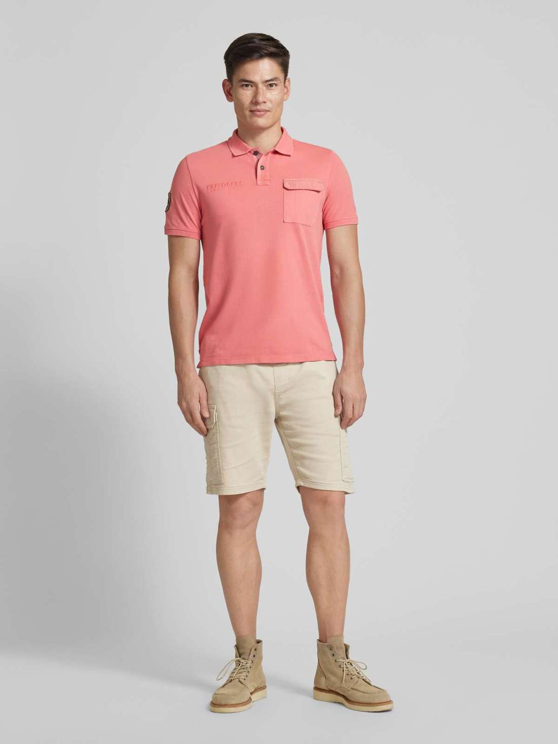 Рубашка-поло с вышивкой этикеток