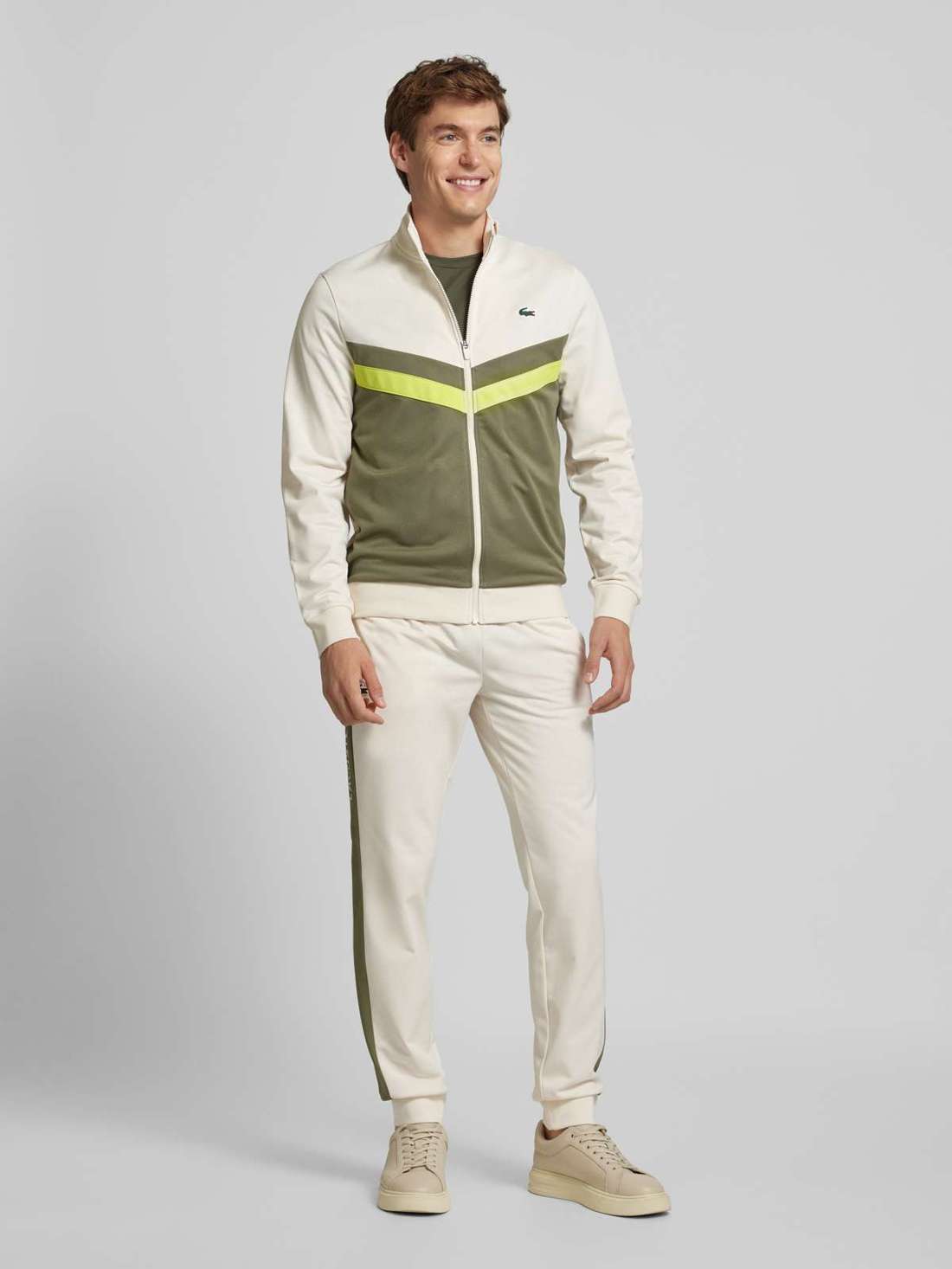 Спортивные брюки узкого кроя с эластичным поясом