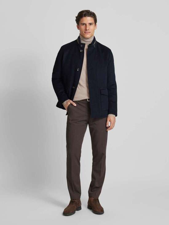 Куртка с воротником стойкой