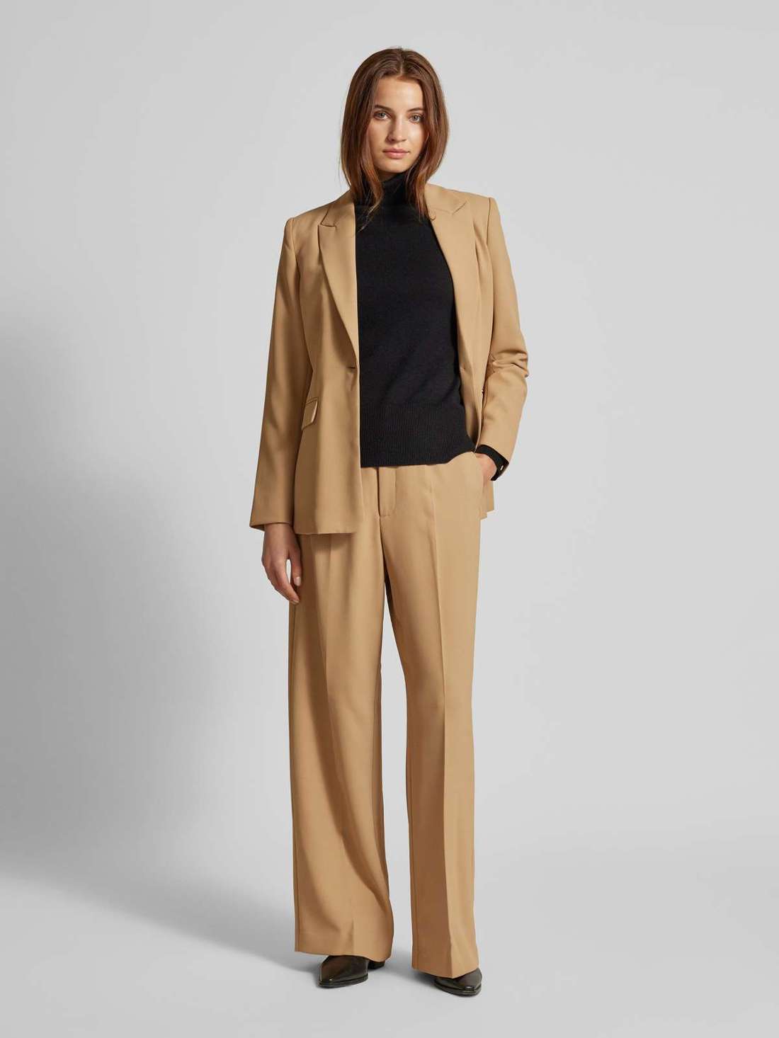 Тканевые брюки с широкими штанинами и прижатыми складками Leya