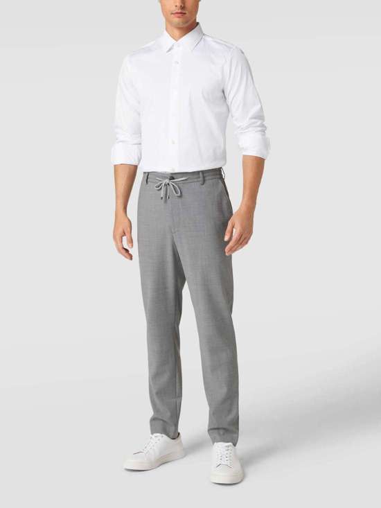 Деловая рубашка приталенного кроя со спортивными манжетами