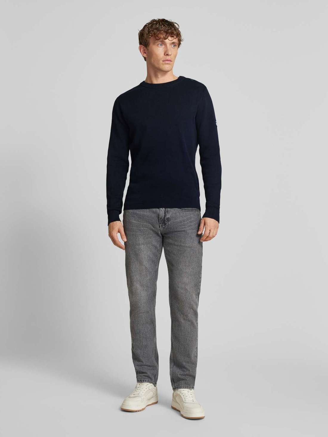 Вязаный свитер с круглым вырезом BLUROBSON