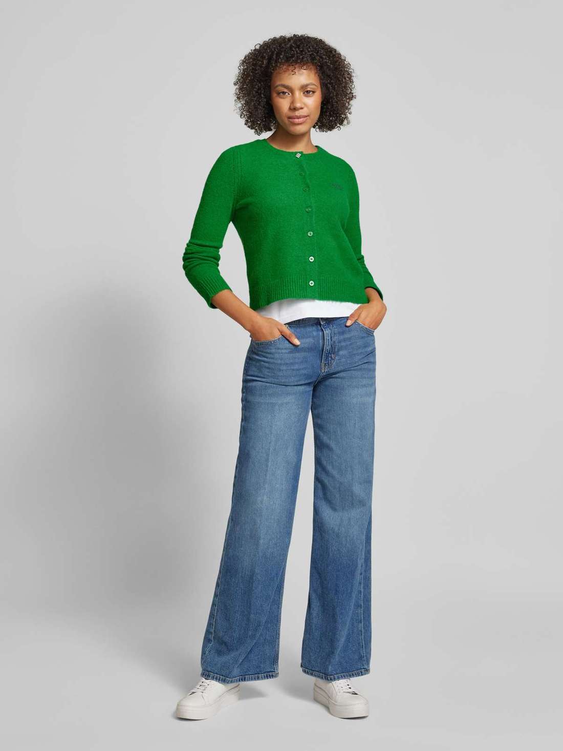 Кардиган с пришивной этикеткой