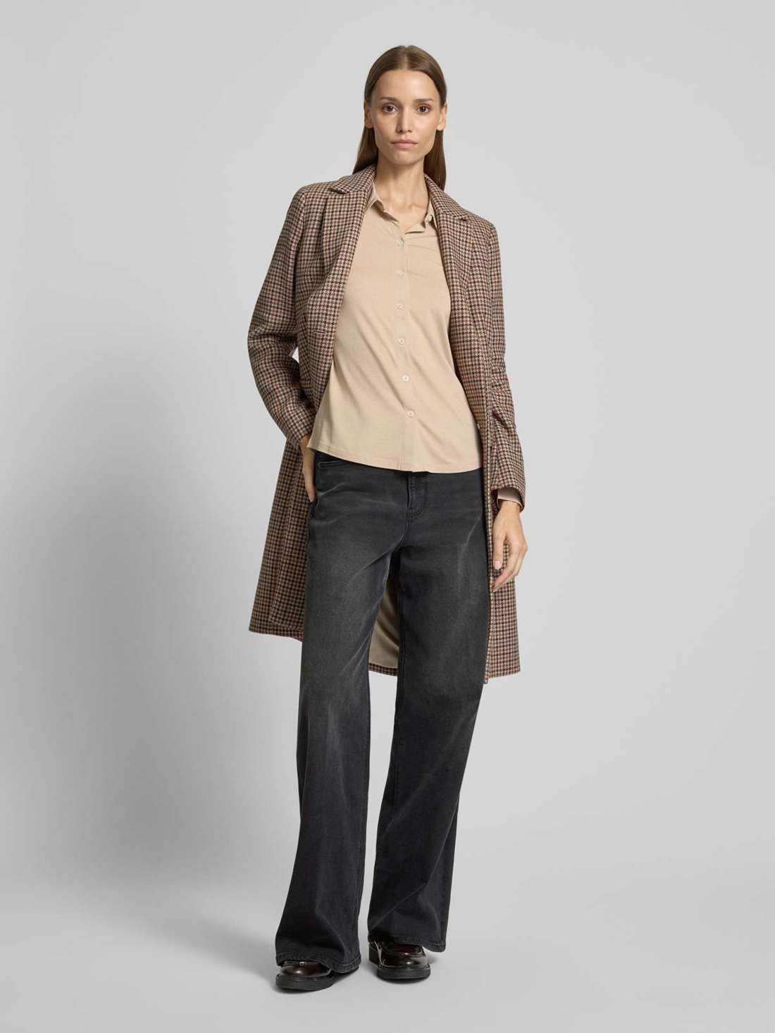 Трикотажная блузка прямого кроя из смесовой вискозы с узкими рукавами