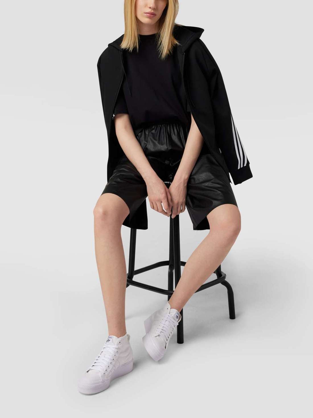 Толстовка с полосками-лейблами