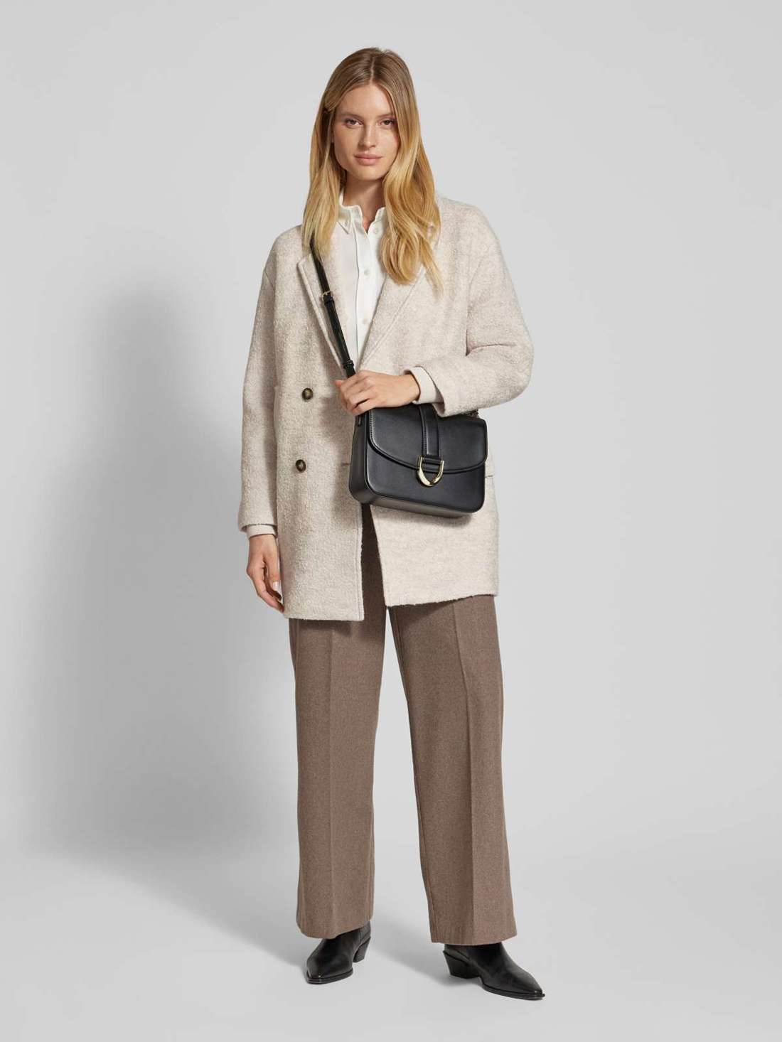 Пальто с застежкой на пуговицы