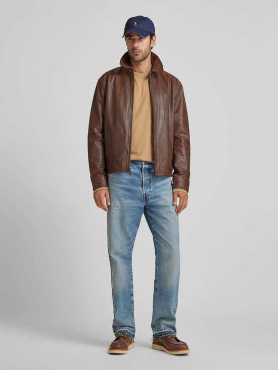 Лонгслив с пришитой этикеткой