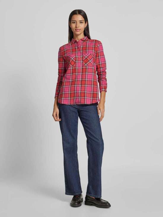 Фланелевая блузка стандартного кроя с нагрудными карманами