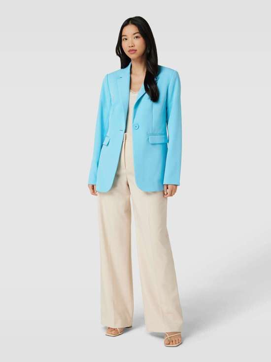 Блейзер с карманами с клапанами