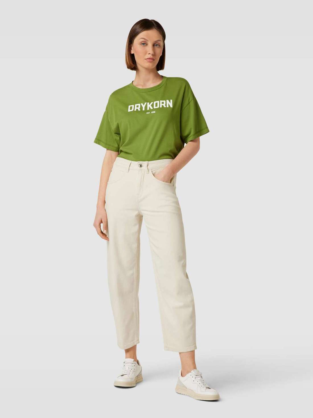 Джинсы с нашивкой-лейблом SHELTER