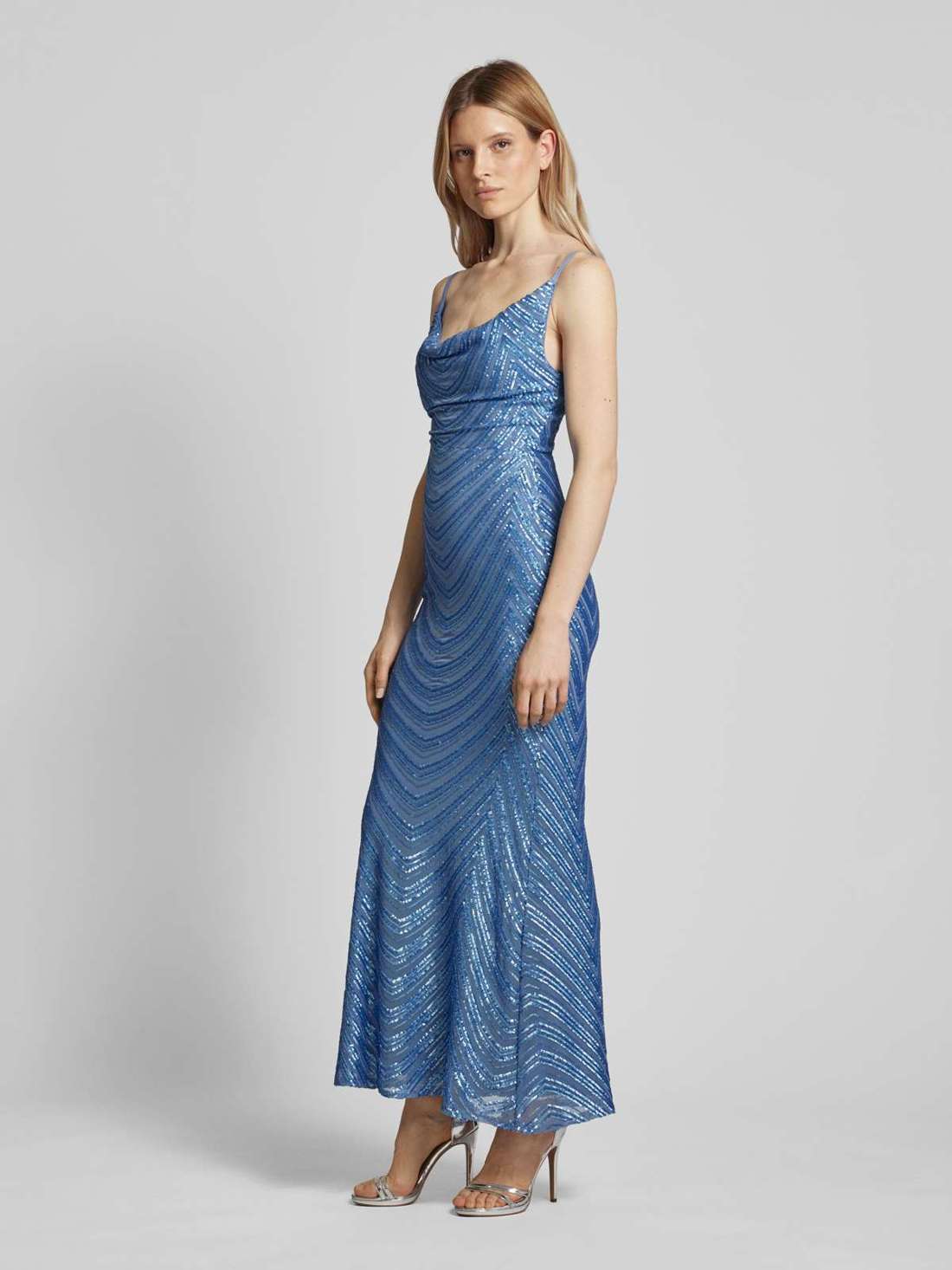 Вечернее платье с отделкой пайетками Paige