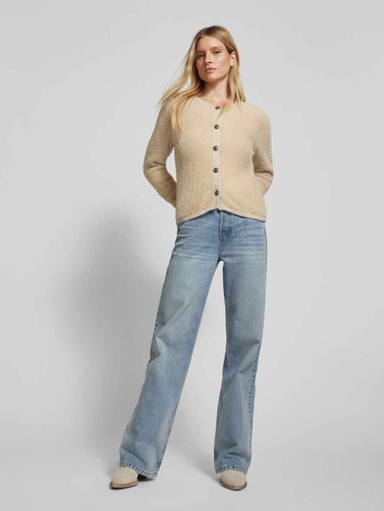 Вязаный кардиган с круглым вырезом