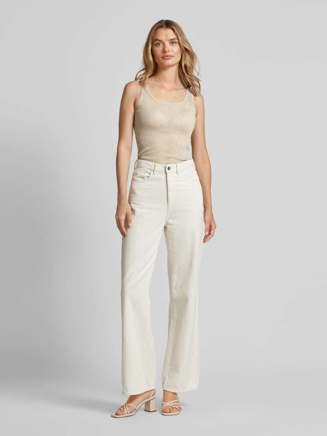 Вязаный топ из фантазийной пряжи BETA