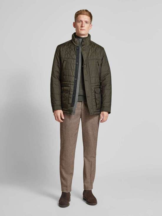 Стеганая куртка с воротником стойкой