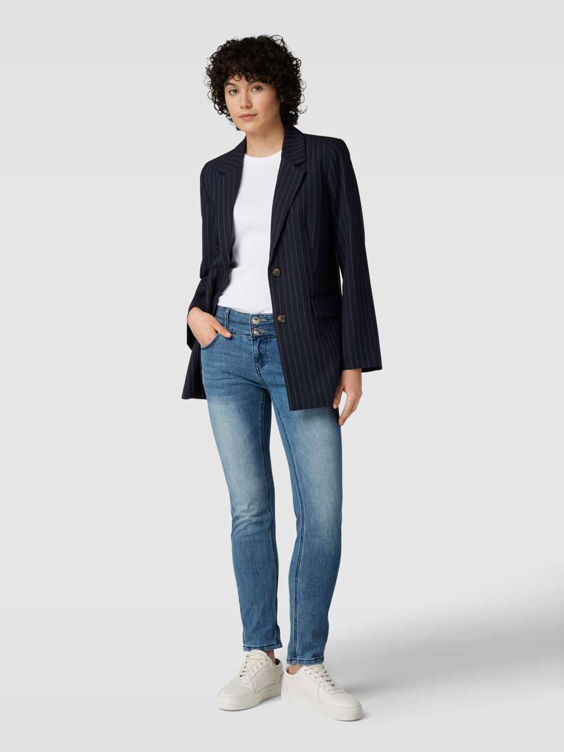 Джинсы узкого кроя с пятью карманами, дизайн «MIKE» TAMARA