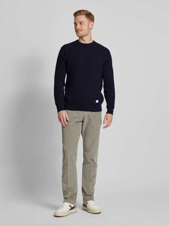 Шерстяной свитер с нашивкой-лейблом