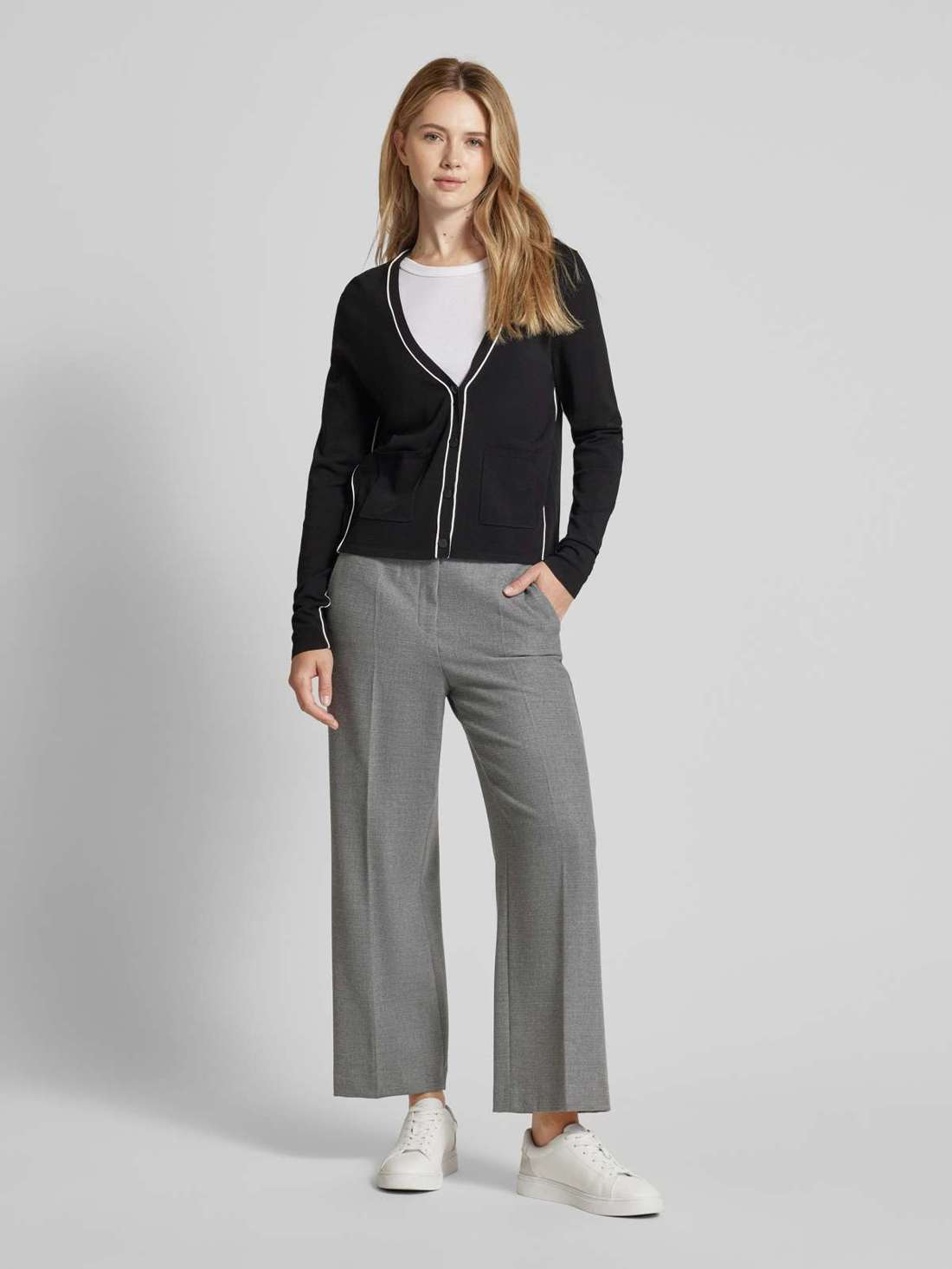 Вискозный кардиган с V-образным вырезом