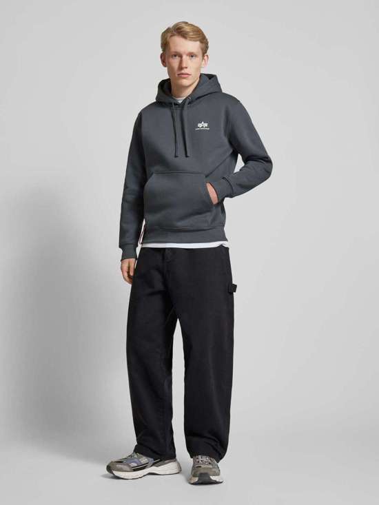 Толстовка с принтом этикетки