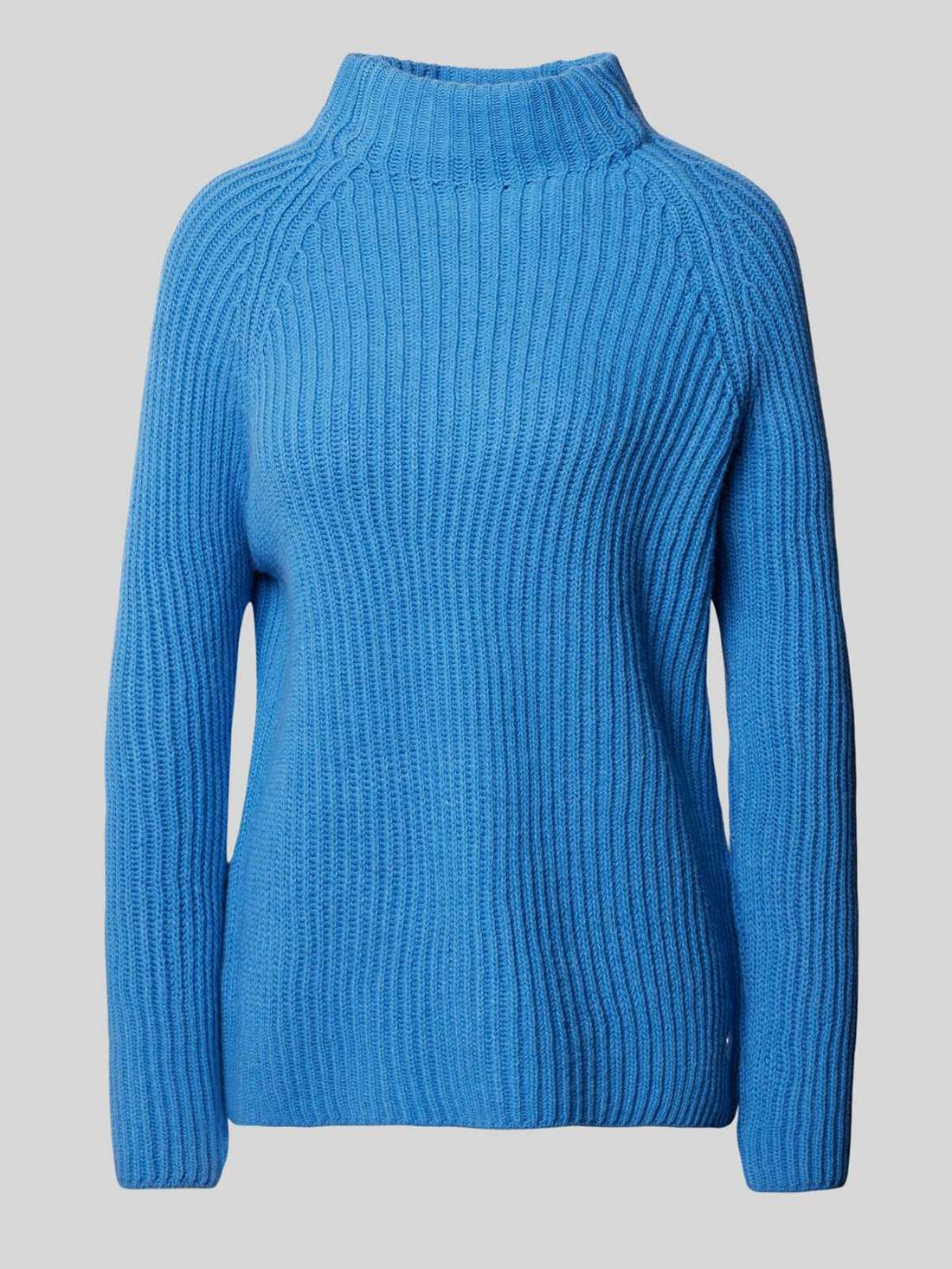 Вязаный свитер с воротником стойкой